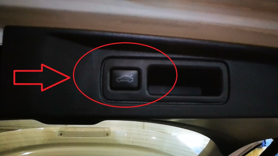 Электропривод двери багажника для Toyota Fortuner 2015-2025