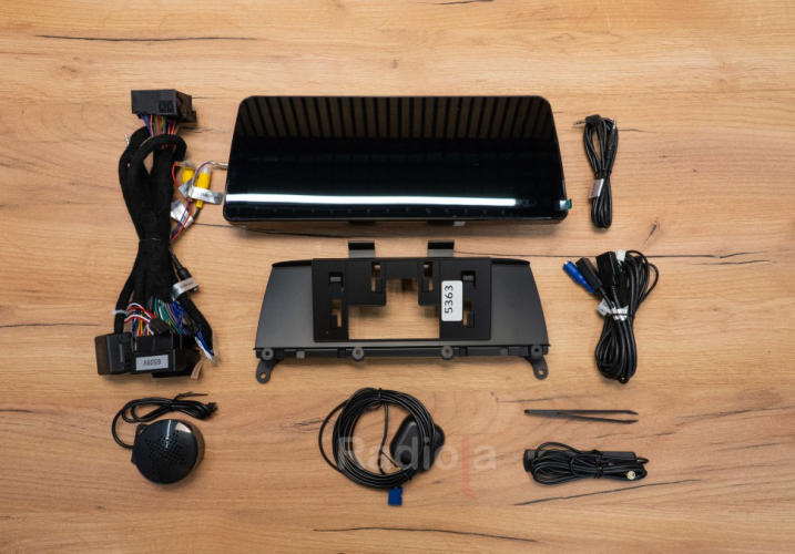 Штатная магнитола Radiola для BMW X3/X4 (F25/F26) 2011-2013 12,3" CIC