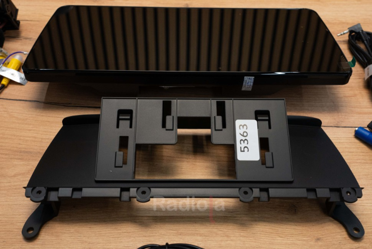 Штатная магнитола Radiola для BMW X3/X4 (F25/F26) 2011-2013 12,3" CIC