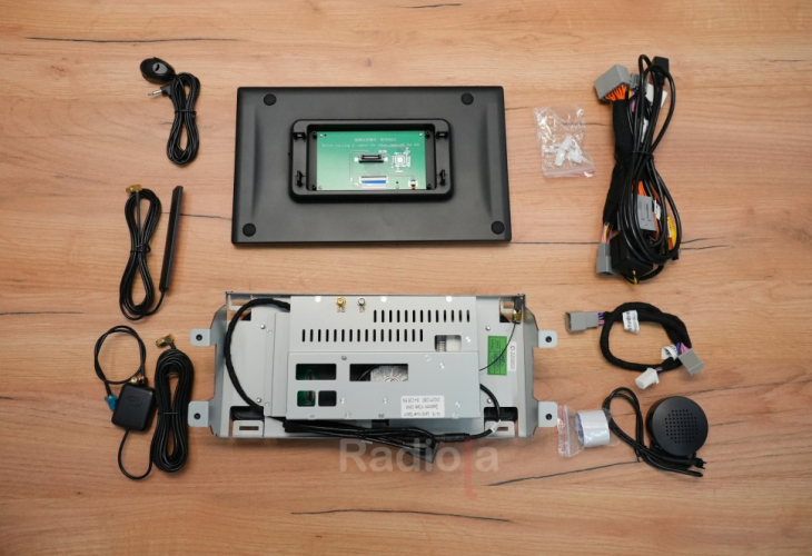 Штатная магнитола Radiola для Land Rover Range Rover Sport 2 2013-2016 13,3" (Bosch) 