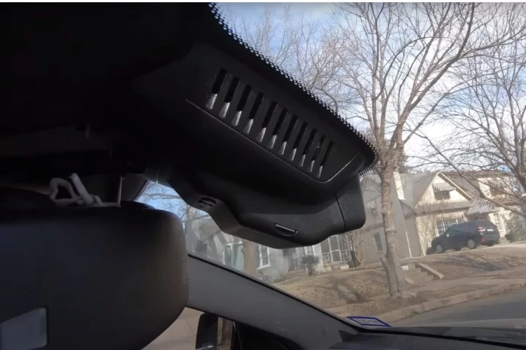 Штатный видеорегистратор RedPower DVR-MBE3-G (черный) для Mercedes E-Class W212 и C-Class W204 с датчиком дождя