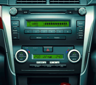 Переходная рамка для установки автомагнитолы Carav 22-169 TOYOTA Camry, Aurion 2011-2014 / DAIHATSU Altis 2012-2017 (Серебристо-чёрная) 10"