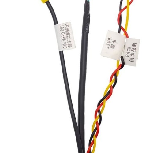 Адаптер подключения штатной видеокамеры в новое ГУ VW Tiguan 2006 - 2016, Passat 2011 - 2015 (RGB)