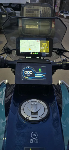 Мото видеорегистратор с 2-мя камерами CarPlay и датчиками давления в колесах