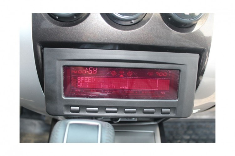 Переходная рамка для Mitsubishi Pajero Sport 2008 - для переноса бортового компьютера вниз