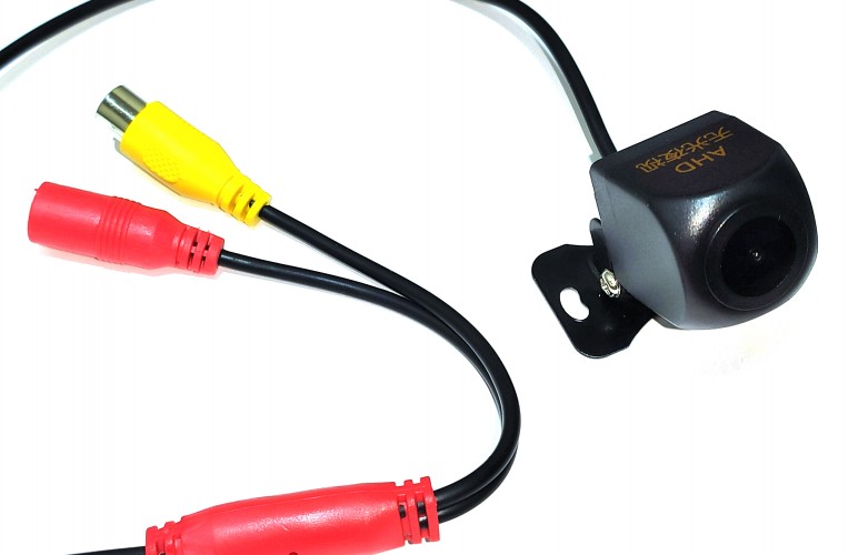 Камера заднего вида Takara K-814 AHD 720P