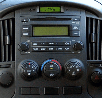 Переходная рамка для установки автомагнитолы Carav 22-411 HYUNDAI H-1, Starex 2007-2015 (Чёрная)