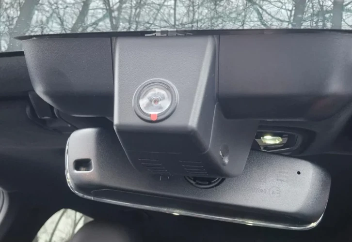 Штатный видеорегистратор RedPower DVR-GL4-G для Geely Monjaro 2022+ (не подходит на SE)