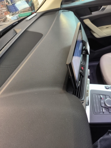 Штатная магнитола Radiola для Audi Q5 2018-2020 10,25" (Qualcomm)