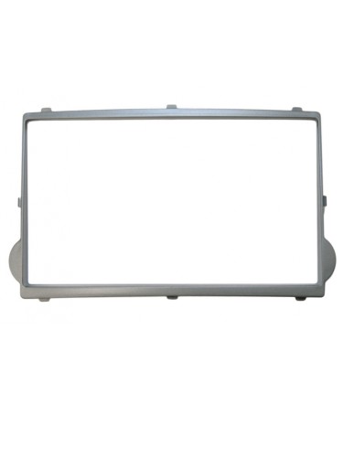 Переходная рамка для установки магнитолы Hyundai H1, Starex 2007-2016 серебристая с креплениями 2Din (RP-HDST) 