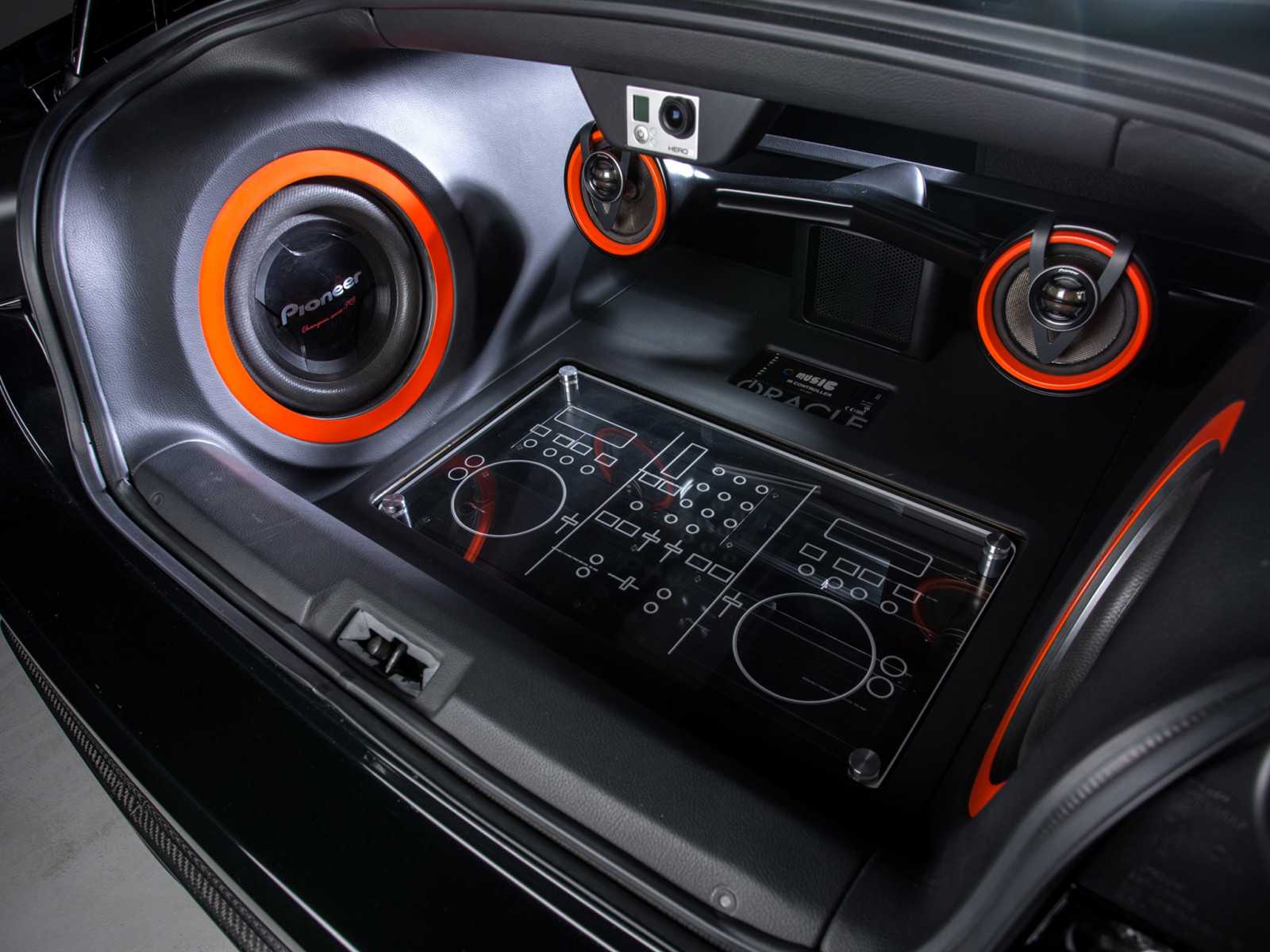 Музыка в машину колонки. Car Audio в Bentley Continental 2008 Speakers. Car Audio в Bentley Continental gt 2008 Speakers. Автозвук sq BMW g31. Аудиосистема автомобиля.